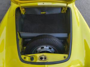 Image 13/21 of Volkswagen Karmann Ghia 1600 (1972)