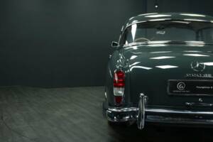 Bild 32/49 von Mercedes-Benz 220 SE (1960)