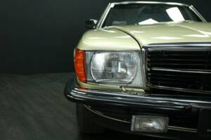 Imagen 27/50 de Mercedes-Benz 380 SL (1984)