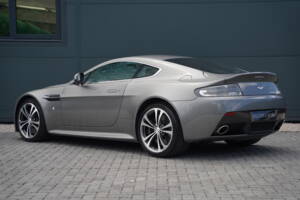 Immagine 2/50 di Aston Martin V12 Vantage (2012)