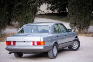 Afbeelding 3/73 van Mercedes-Benz 380 SE (1984)