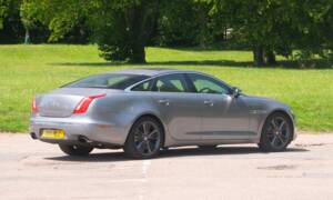 Immagine 4/37 di Jaguar XJ 5.0 (2011)