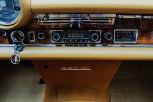 Immagine 37/79 di Mercedes-Benz 280 SE 3,5 (1970)