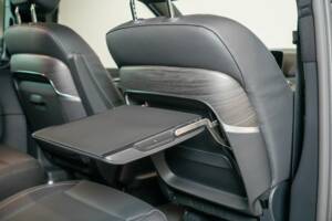 Image 44/50 de Mercedes-Benz V 300 d (2025)