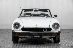 Image 15/50 of FIAT 124 Spider CS1 (1977)