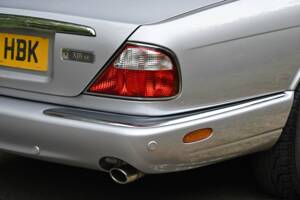 Immagine 27/50 di Jaguar XJ 8 Executive (2002)