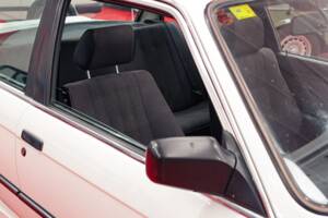 Image 33/38 of BMW 325i (1986)
