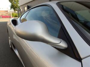 Afbeelding 32/99 van Ferrari 360 Modena (2000)