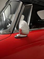 Image 20/31 of Alfa Romeo 2600 Spider (1964)