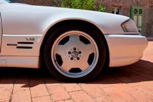 Image 21/171 of Mercedes-Benz SL 600 (1996)