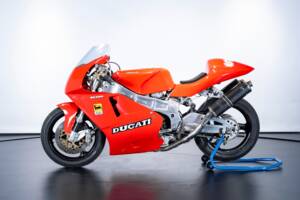 Immagine 1/50 di Ducati DUMMY (1999)