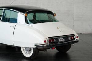 Bild 18/50 von Citroën DS 21 Pallas (1966)