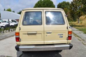 Image 4/24 of Toyota Land Cruiser FJ 60 (1984)