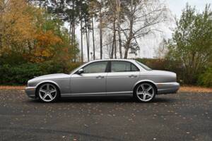 Image 10/50 of Jaguar XJ 8 4.2 (2006)