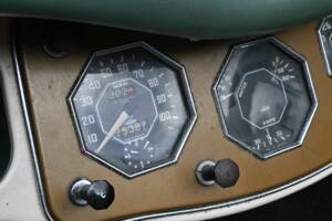 Image 22/50 of MG TF 1500 (1954)