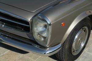 Image 40/50 de Mercedes-Benz 280 SL (1969)