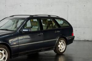 Bild 8/45 von Mercedes-Benz C 230 Kompressor T (1999)