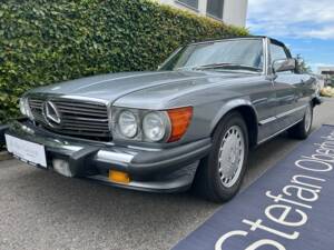 Image 18/36 of Mercedes-Benz 560 SL (1989)