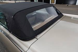 Bild 23/100 von Lincoln Continental Convertible (1965)