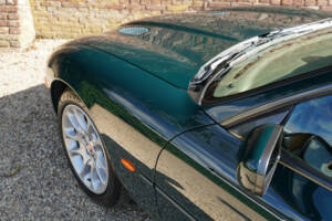 Image 35/50 of Jaguar XKR (2001)