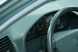 Bild 45/50 von Mercedes-Benz 300 SE (1992)