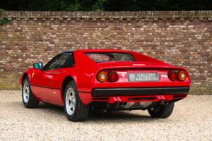 Image 2/50 de Ferrari 308 GTSi (1981)