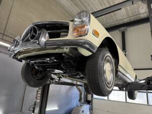Image 41/48 of Mercedes-Benz 280 SL (1970)