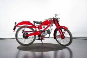 Immagine 5/50 di Moto Guzzi Motoleggera 65 (1951)