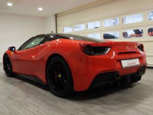 Afbeelding 4/15 van Ferrari 488 GTB (2016)