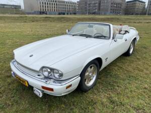 Image 4/8 of Jaguar XJS 6.0 (1995)