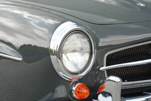 Image 33/50 de Mercedes-Benz 190 SL (1961)