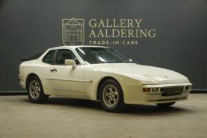 Obraz 19/50 pojazdu Porsche 944 (1986)