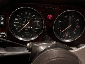Image 38/70 of Triumph TR 6 PI (1976)