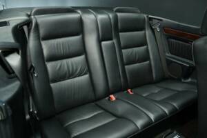 Imagen 20/30 de Mercedes-Benz 300 CE-24 (1993)