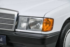 Image 21/50 de Mercedes-Benz 190 D (1986)