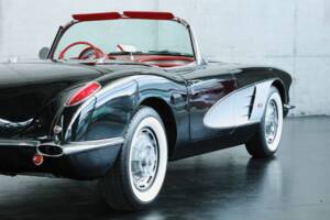 Image 18/50 de Chevrolet Corvette (1959)