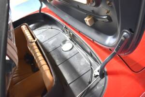 Image 13/94 of Mercedes-Benz 560 SL (1988)