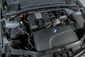 Immagine 41/50 di BMW 120i (2012)