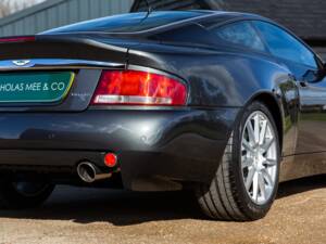 Image 40/92 of Aston Martin V12 Vanquish S (2007)