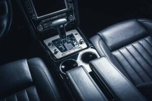 Image 14/15 of Volkswagen Phaeton W12 (2010)