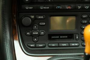 Image 37/50 de Jaguar XJR 4.0 (2000)