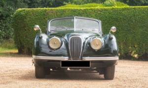 Image 2/46 of Jaguar XK 120 DHC (1954)