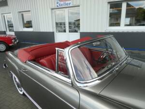 Image 15/23 of Mercedes-Benz 220 SE Cabriolet (1959)