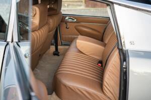 Image 43/44 of Citroën DS 21 (1968)