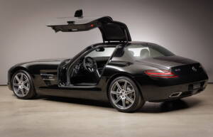 Image 12/34 of Mercedes-Benz SLS AMG (2013)