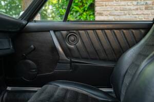 Image 32/50 de Porsche 911 SC 3.0 (1979)