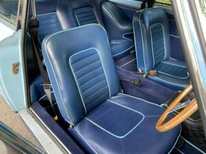 Image 15/50 of Gordon-Keeble GT (1964)