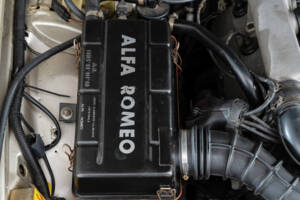 Image 42/50 of Alfa Romeo 90 2.0 V6 Super (1987)