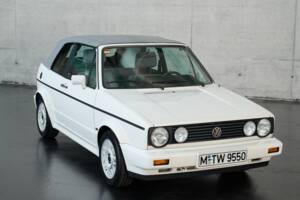 Image 26/50 of Volkswagen Golf Mk I Convertible 1.8 (1989)