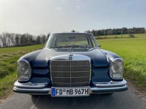 Image 10/52 of Mercedes-Benz 250 S (1967)